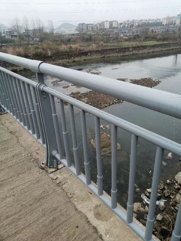 橋梁護(hù)欄