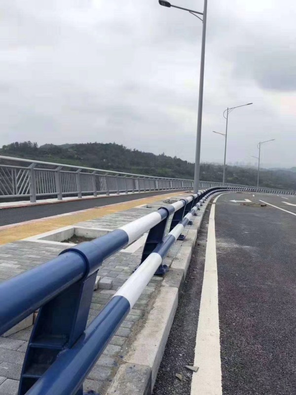 道路防撞護欄